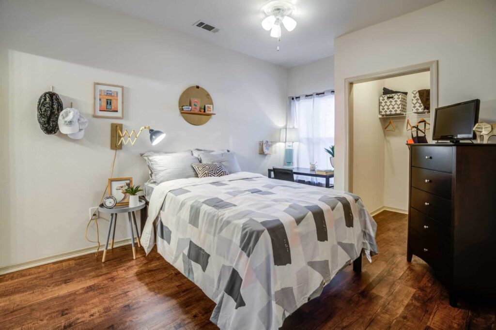 The-Mill-at-Auburn-Off-Campus-Apartments-Near-Auburn-University-Fully-Furnished-2-3-and-4-Bedroom-Floor-Plans-with-Hardwood-Flooring-1